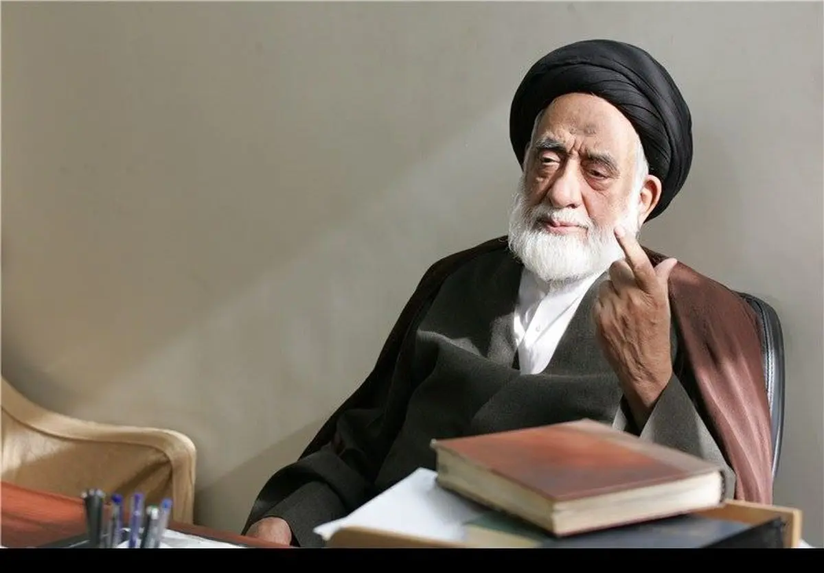 توجیه فیش‌های نجومی "خیانت" است