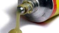 پاک کردن لکه چسب قطره‌ای از روی لباس و اجسام