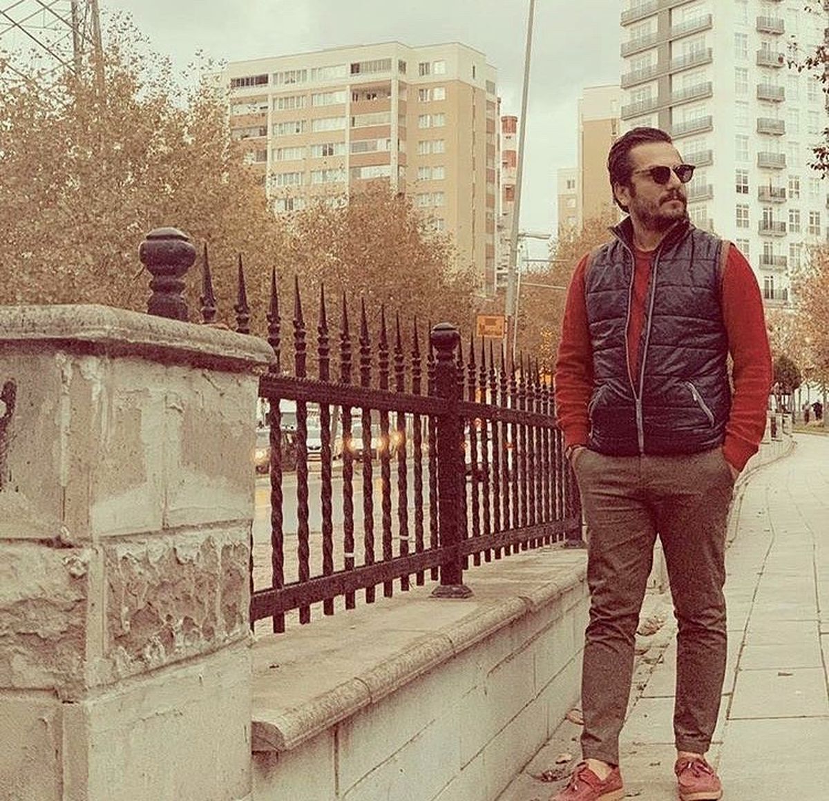 قدم زن آقای بازیگر در خیابان های تهران + عکس