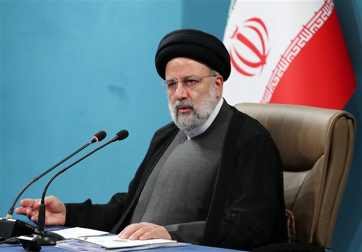 انگشتر سوخته رئیسی که رهبر انقلاب به او هدیه داد + فیلم
