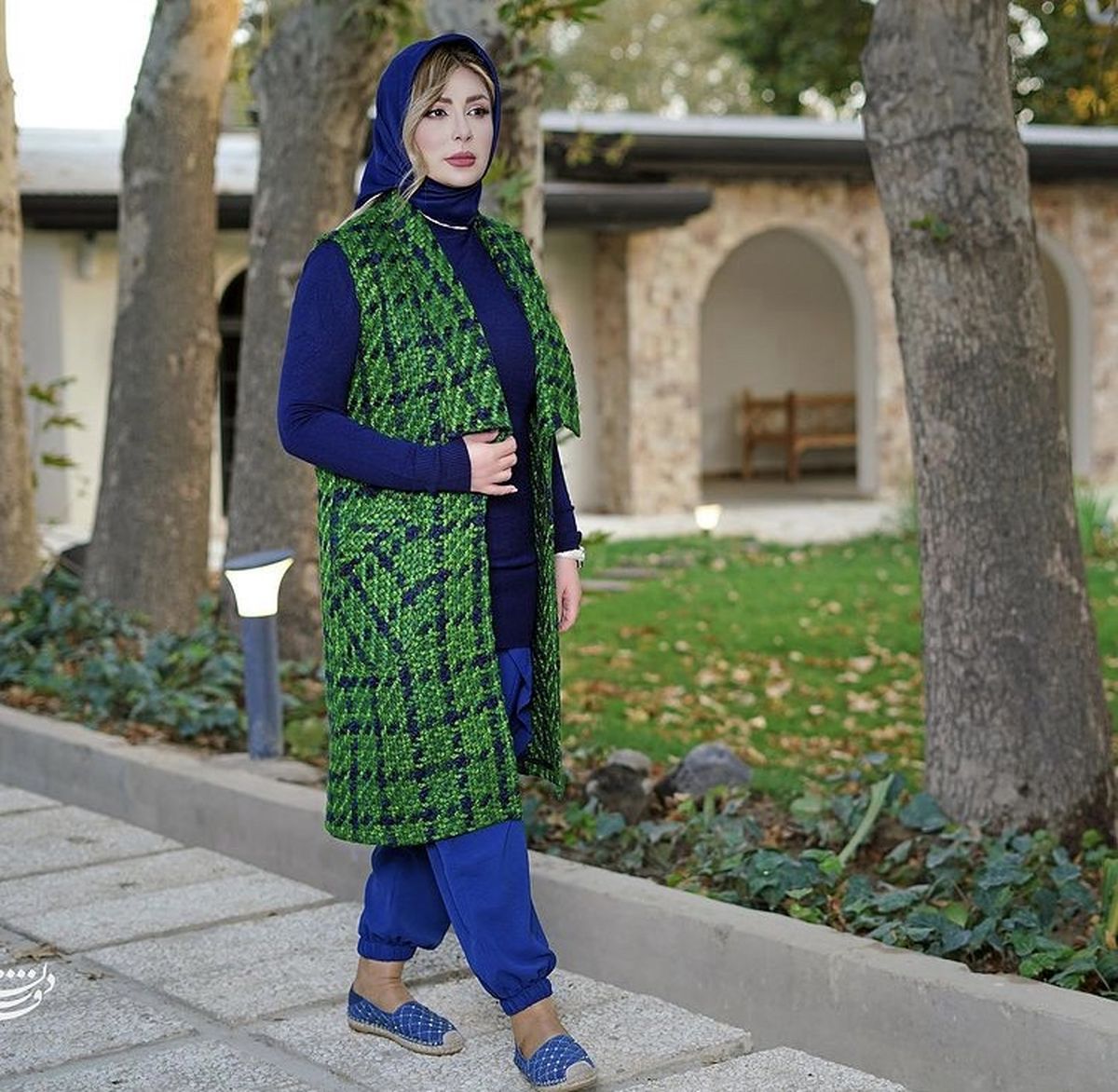 استایل جدید نیوشا ضیغمی در یک باغ + عکس