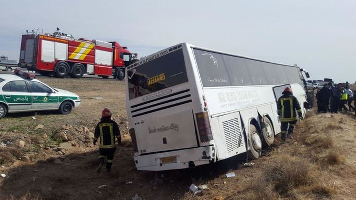 اتوبوس واژگون شده حامل دختران دبیرستانی بود