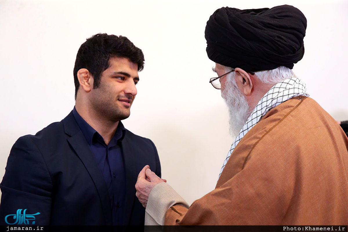 ورزشکارانی که مدال انسانیت را جایگزین مدال‌های رنگارنگ می‌کنند + فیلم