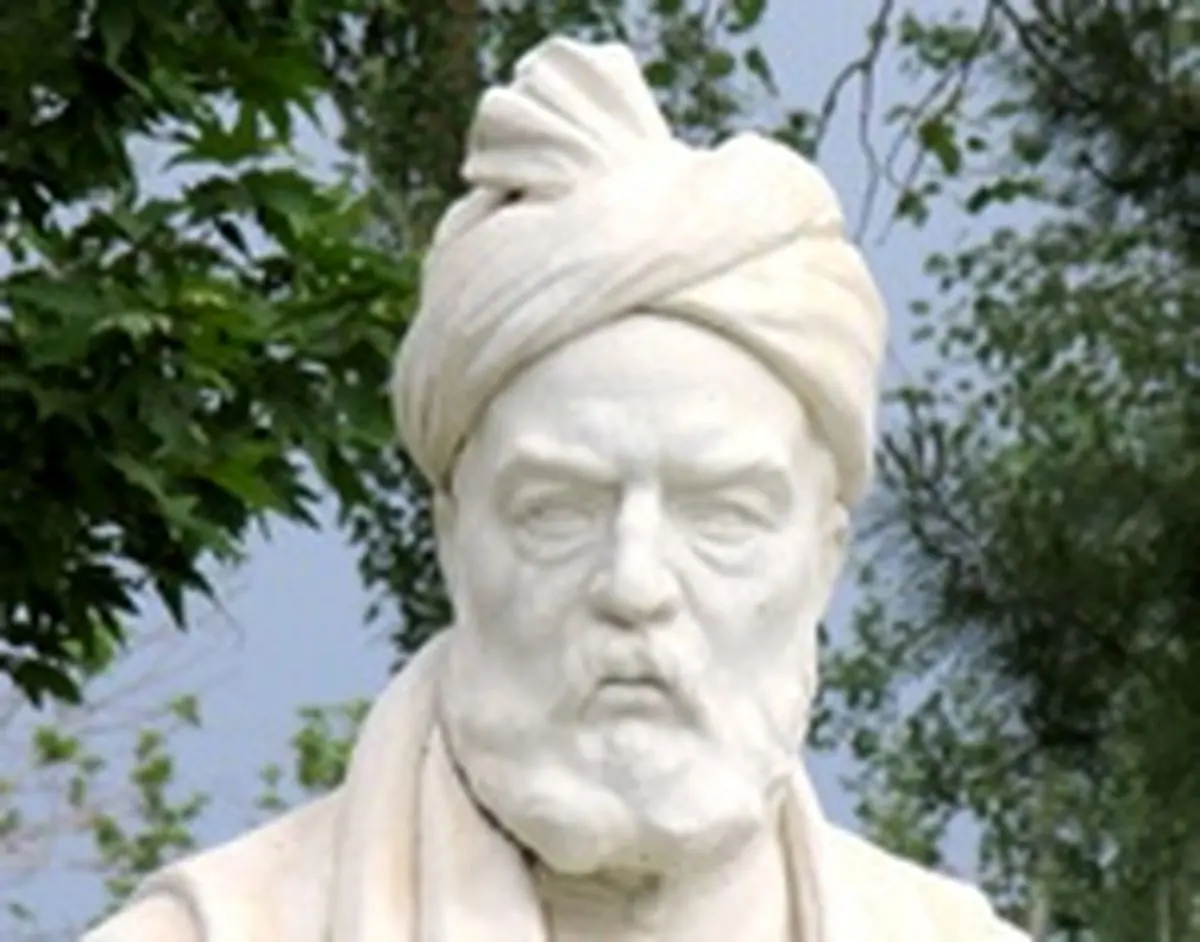 چه اتهامهایی به فردوسی وارد شده است؟