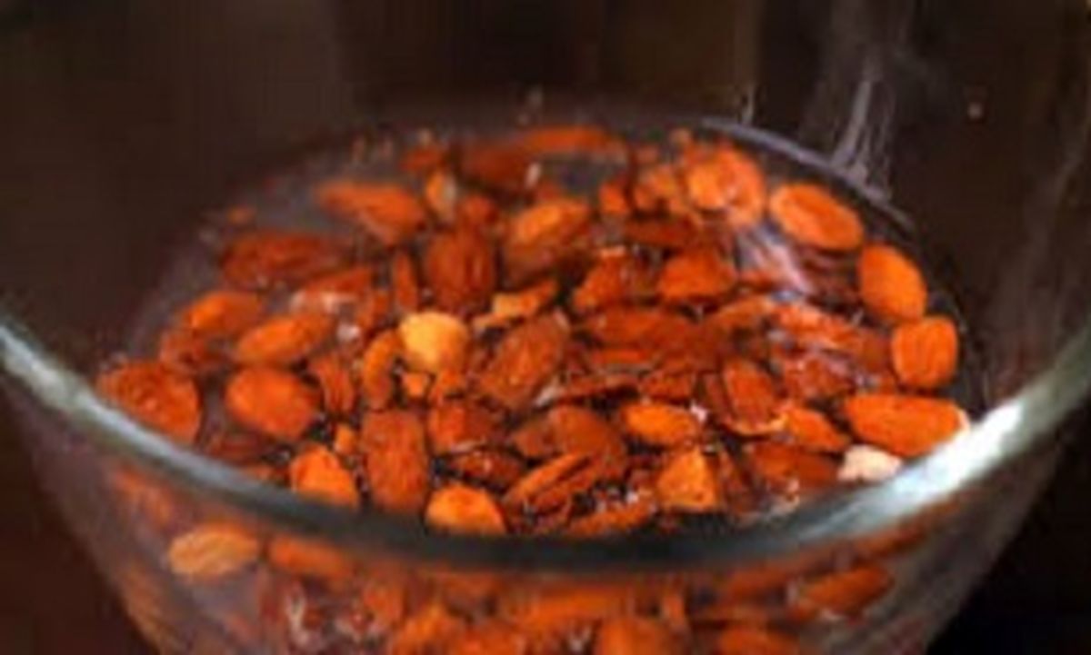 بادام آجیلی آرامبخش برای خانم‌های بی‌اعصاب!/مصرف بادام به عنوان غذا چگونه  است؟