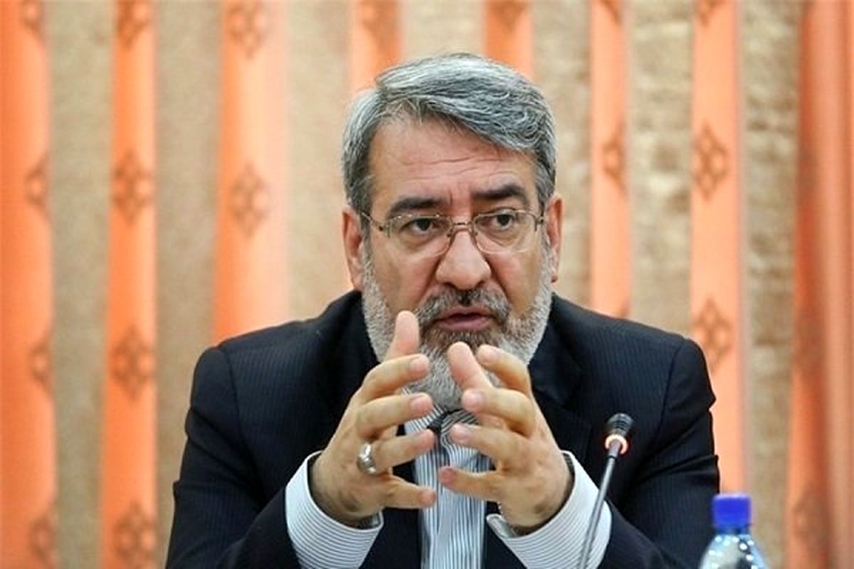 دستور وزیر کشور در بررسی فیلمی که از رفتار مامور گشت ارشاد منتشر شد