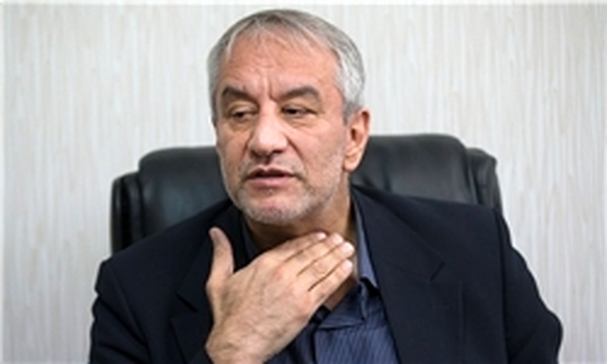 با وزیر مشکل ندارم اما در جلسات مثل مجسمه می‌نشینم!