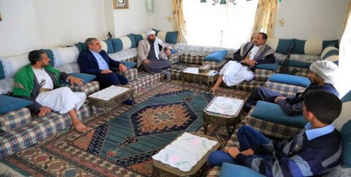 حضور سفیر ایران در خانه وزیر یمنی که ترور شد