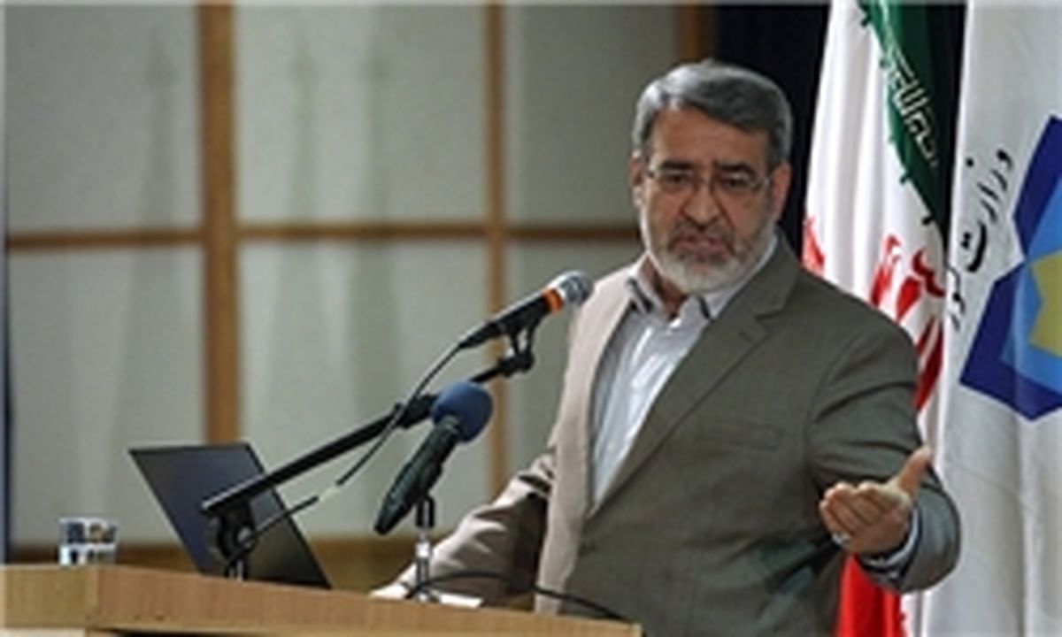 
وزیر کشور وارد فرودگاه بجنورد شد 