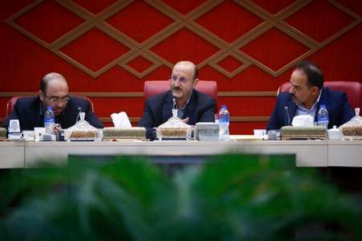 منزلت کارگران باید مورد توجه قرار بگیرد