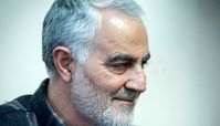 
ماجرای هیجان انگیز شلیک حاج قاسم با کلاشینکف از داخل بالگرد + فیلم
