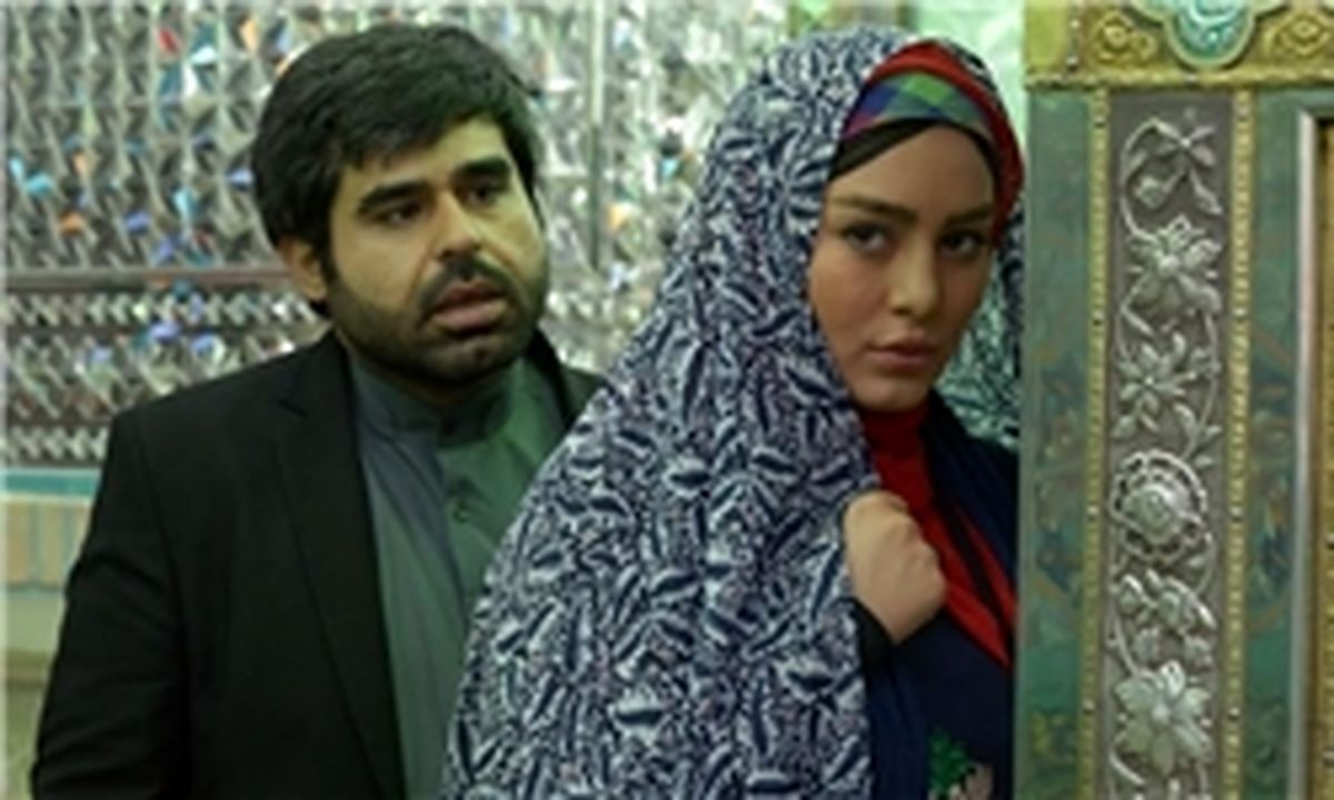 دانشجویان ایستاده «رسوایی2» را دنبال کردند