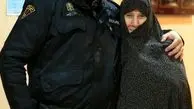 پلیس بازیگر مشهور در کنار مادرش + عکس