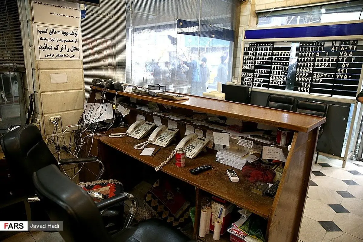 بازسازی صحنه سرقت صرافی خیابان فردوسی/ تصاویر