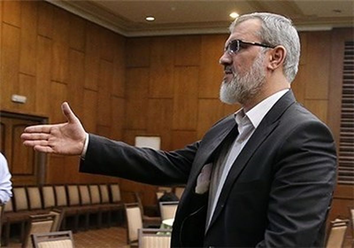 رویانیان: وزیر هم مثل بقیه است، نه من او را می‌شناسم و نه او مرا!