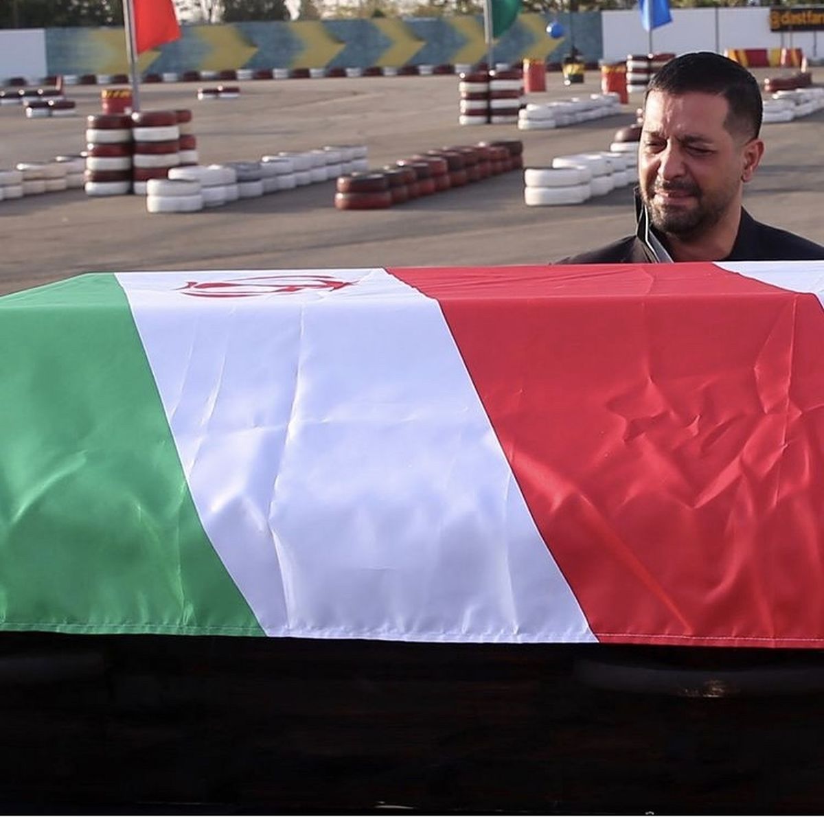 اشک های کامران تفتی بر پیکر بی جان ارشا اقدسی + عکس