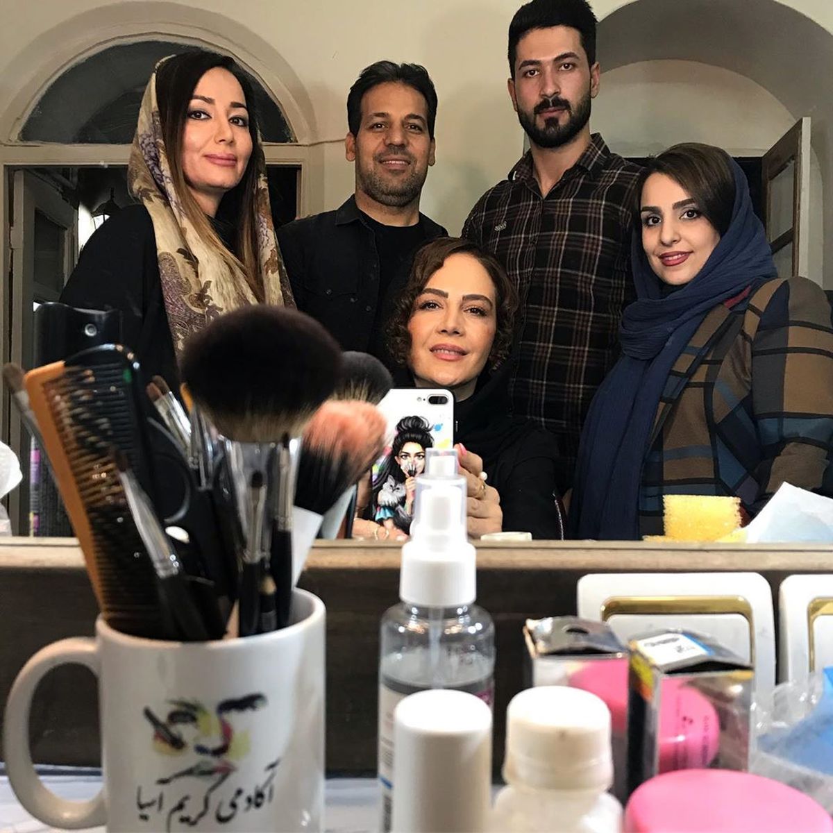 نگین صدق گویا به "انجمن مرده پرست ها" پیوست