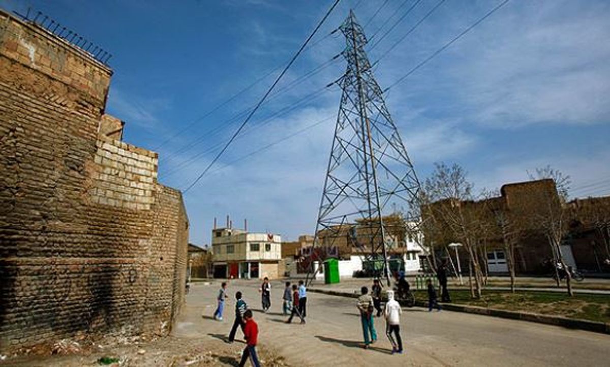 تاثیر دکل های برق بر سلامت کودکان 