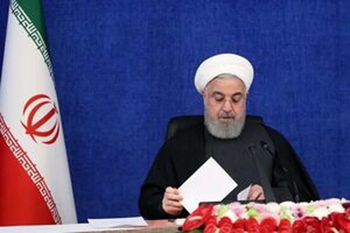 پیام تسلیت روحانی در پی سانحه اتوبوس حامل سرباز معلم‌ها در یزد
