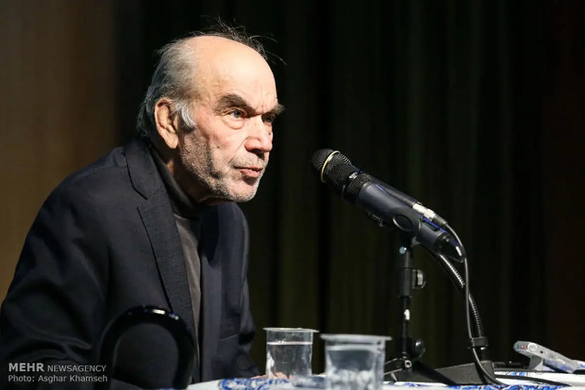 سید جواد طباطبائی راه و روش تفکر سیاسی را یاد می دهد