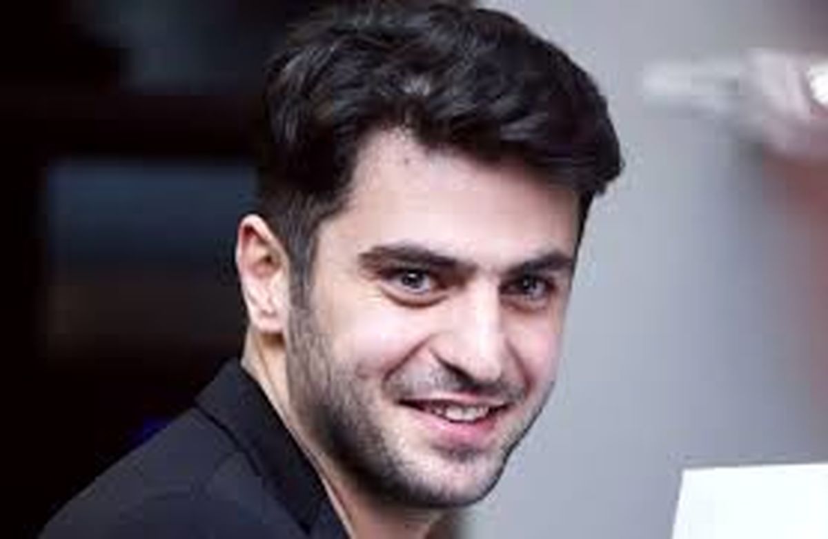 «علی ضیاء» غرق در موبایلش/عکس