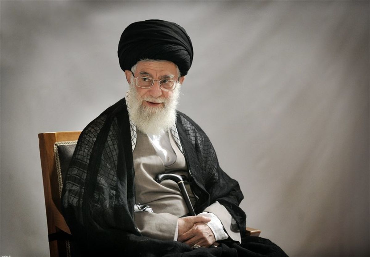 رهبر انقلاب تاکنون در کدام مناطق زلزله‌زده حضور پیدا کرده‌اند؟ + تصاویر