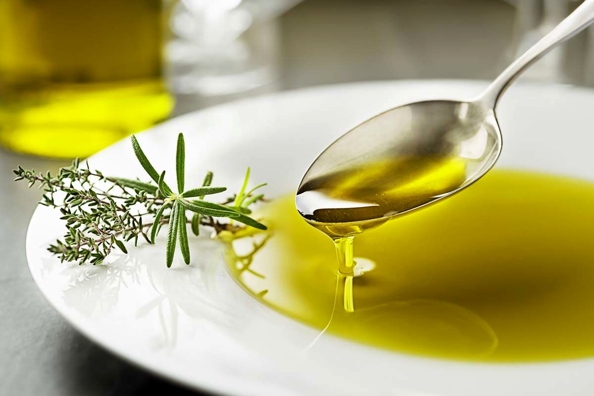 طرز تهیه روغن زیتون اصیل در خانه