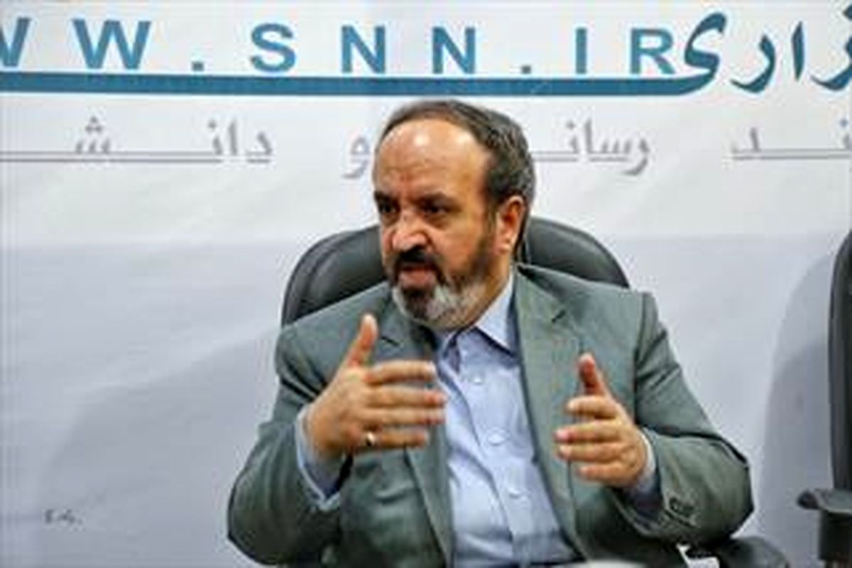 عارف برای ریاست مجلس همتراز لاریجانی نیست