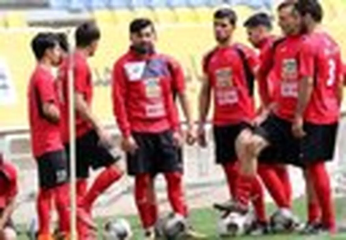 احمدزاده و ماهینی تمدید قرارداد را به پایان فصل موکول کردند