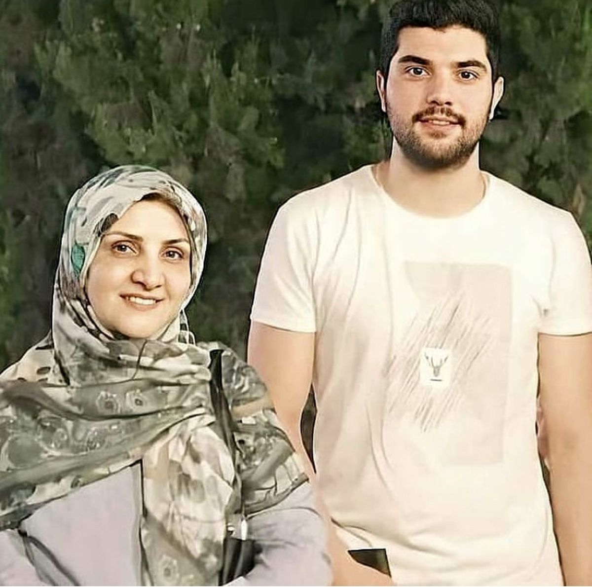 سینا مهراد در کنار مادرش + عکس