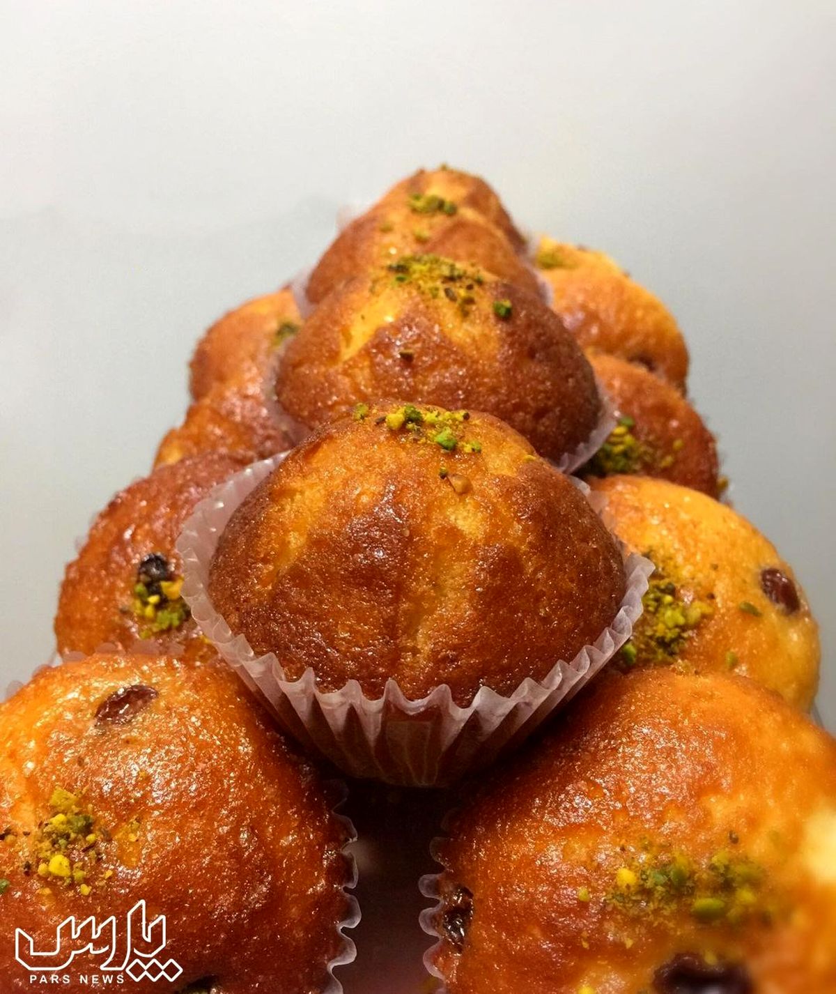 طرز تهیه کیک یزدی ساده به روش بازاری با طعمی بی نظیر
