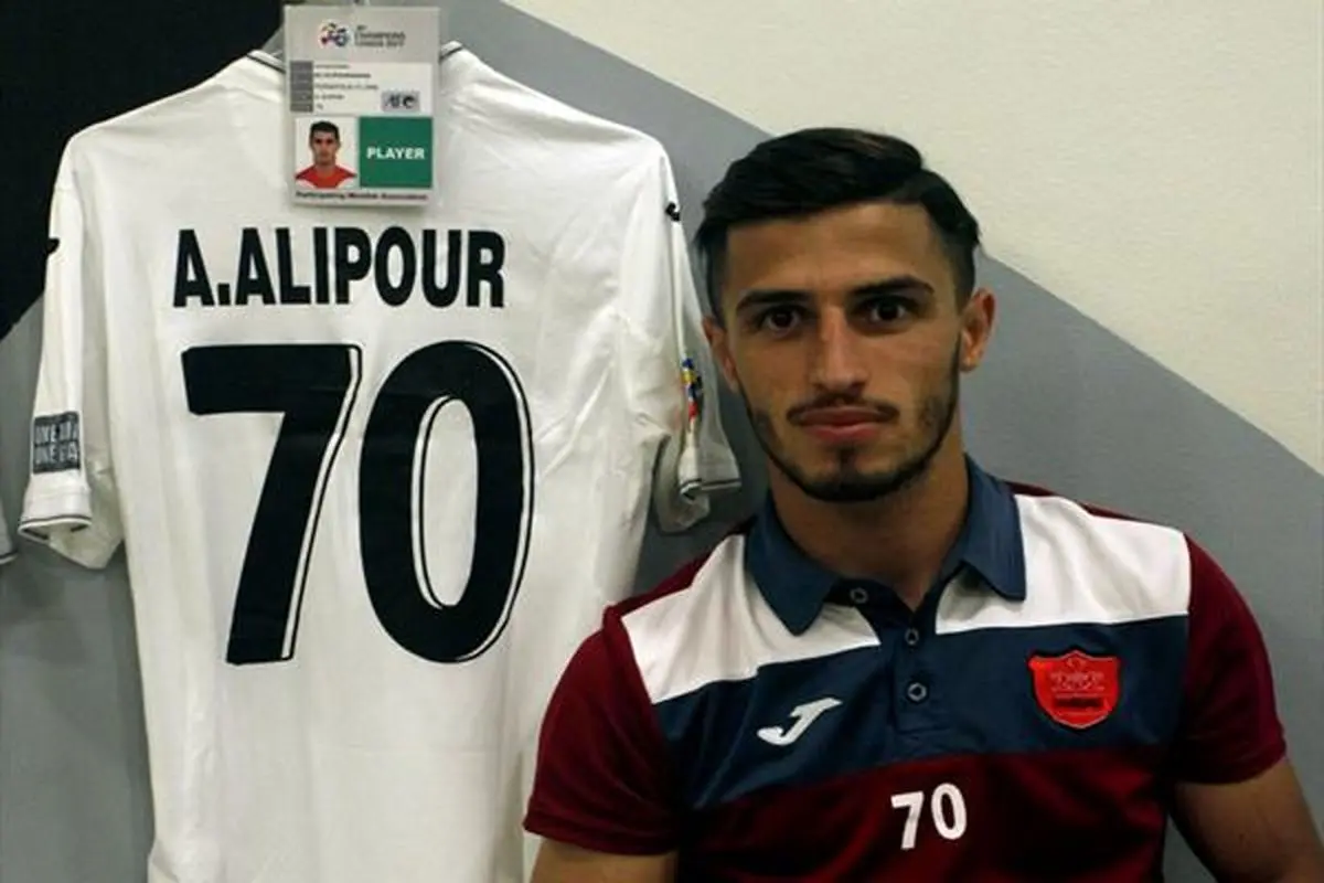 مهاجم پرسپولیس به فکر جدایی در نیم فصل