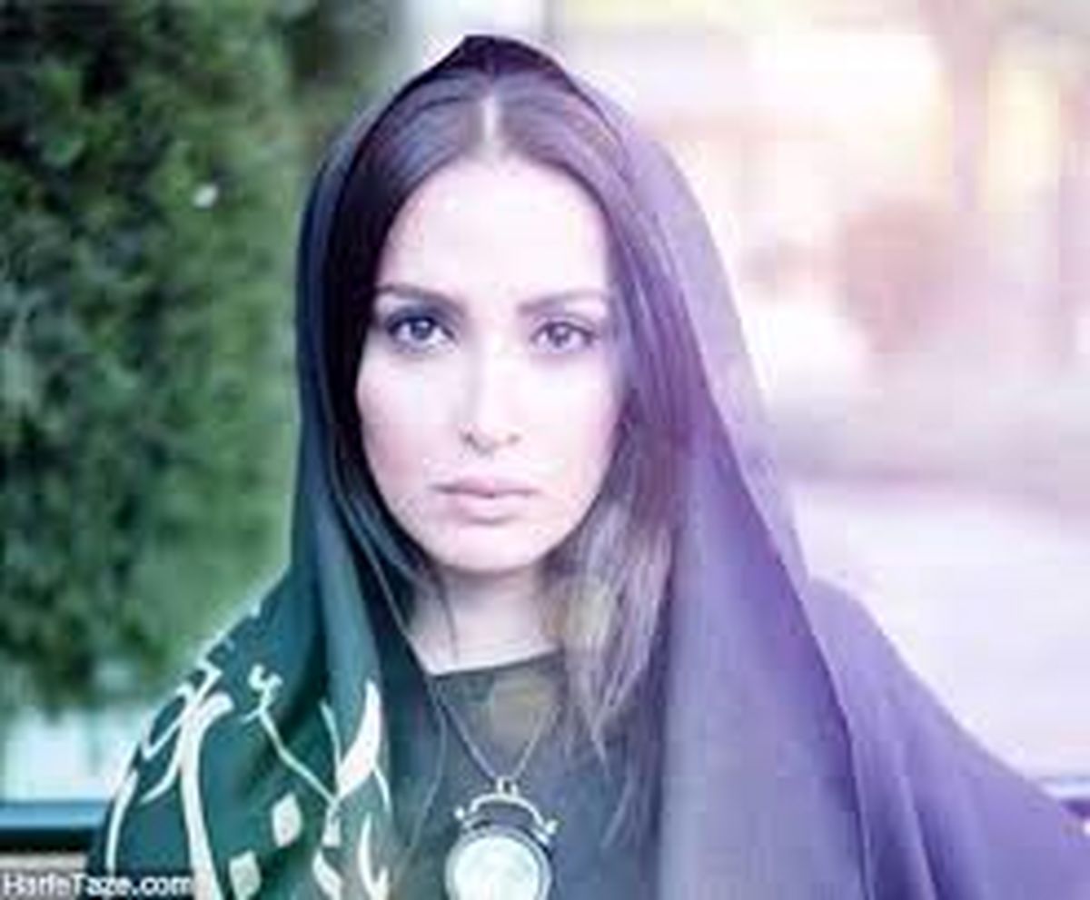 ته‌لبخند بازیگر «بانوی عمارت» /عکس