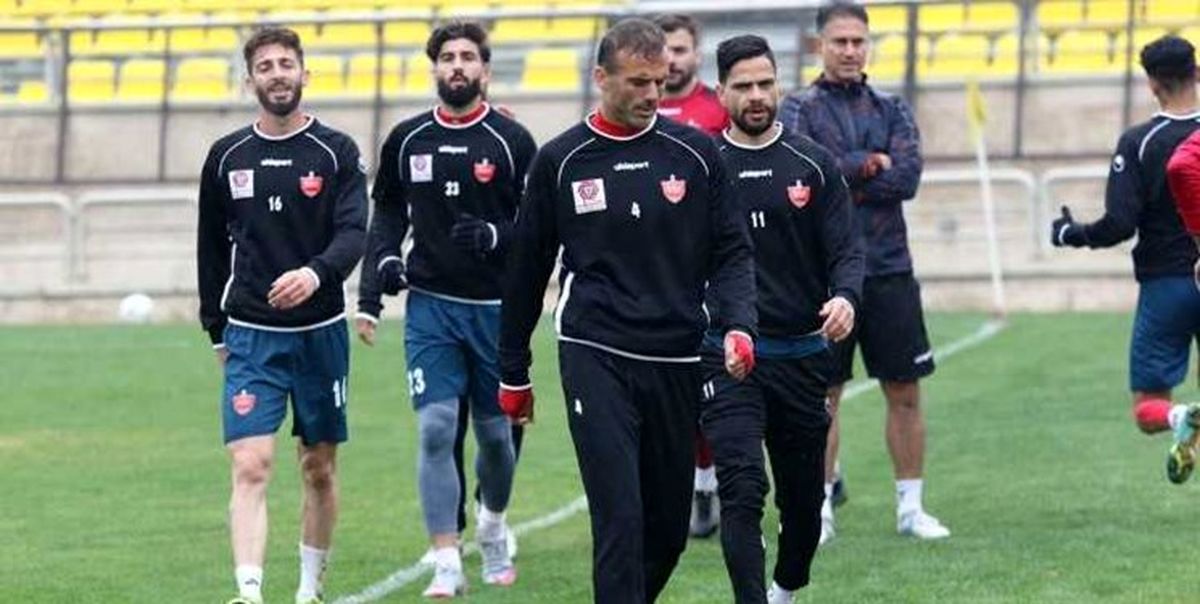 تمرین سرخپوشان زیر باران