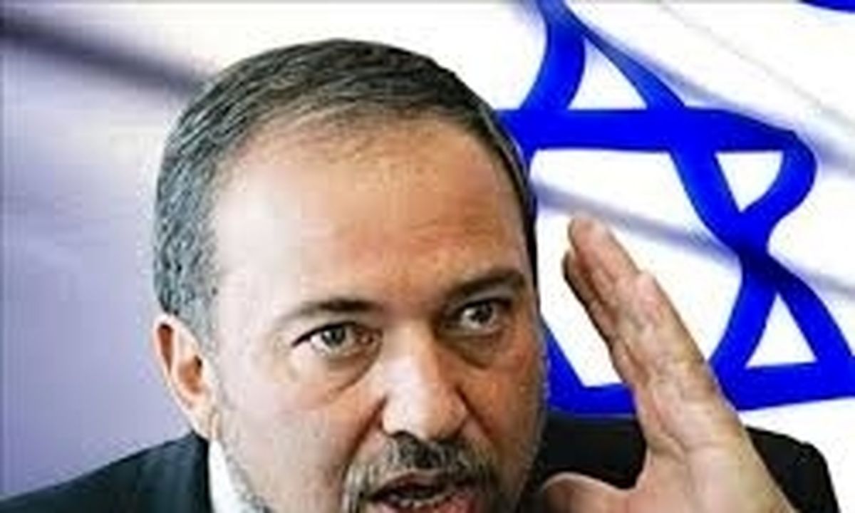 لیبرمن خواستار استعفای نتانیاهو و یعلون شد