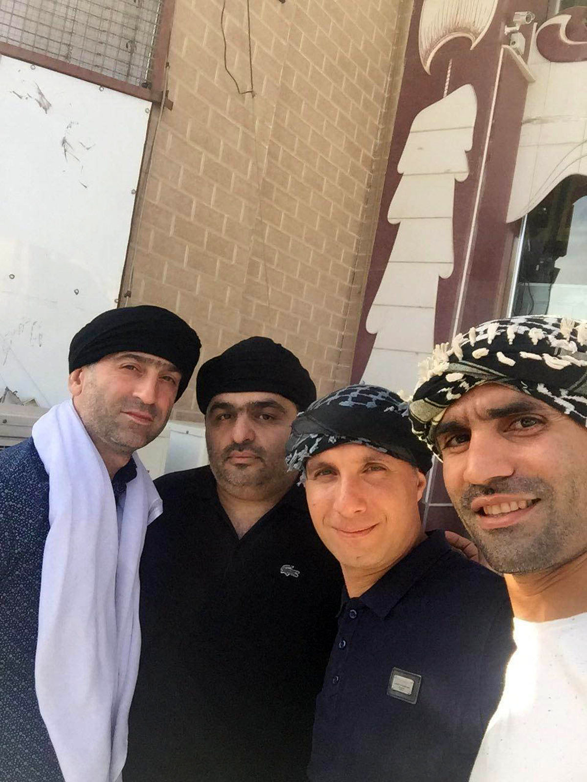 فوتبالی ها عازم کربلا شدند/عکس