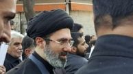 سلفی گرفتن با «سید مجتبی خامنه‌ای» در مراسم ختم+عکس