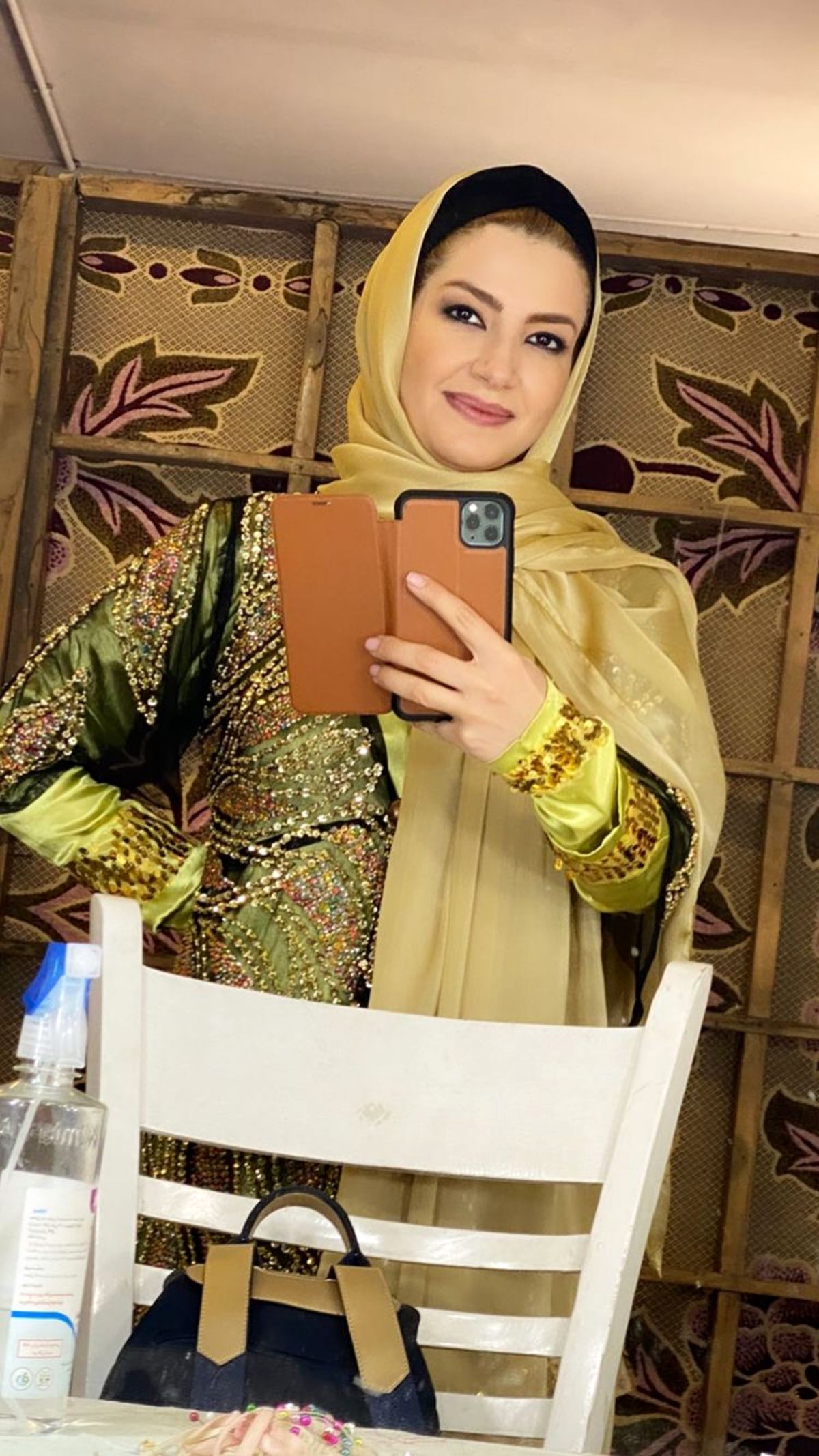 لباس پر زرق و برق خانم بازیگر + عکس