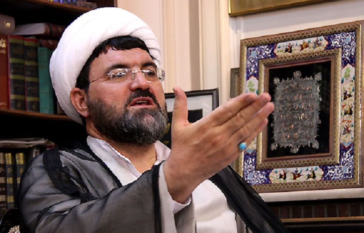 امام دستور داد نام چه کسی را از بین موسسین سپاه خارج کند؟
