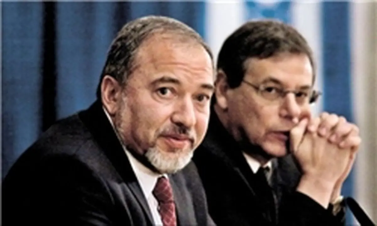 لیبرمن: روحانی میانه‌رو نیست، پیچیده است