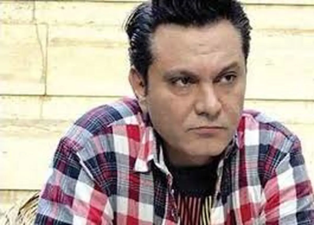 فرشید نوابی با لباس قدیمی در کنار عزیزترین‌هایش