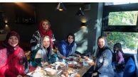 خانم مجری در جمع دوستان مدرسه اش+عکس