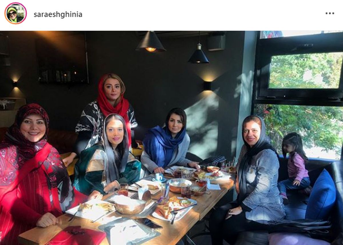 خانم مجری در جمع دوستان مدرسه اش+عکس
