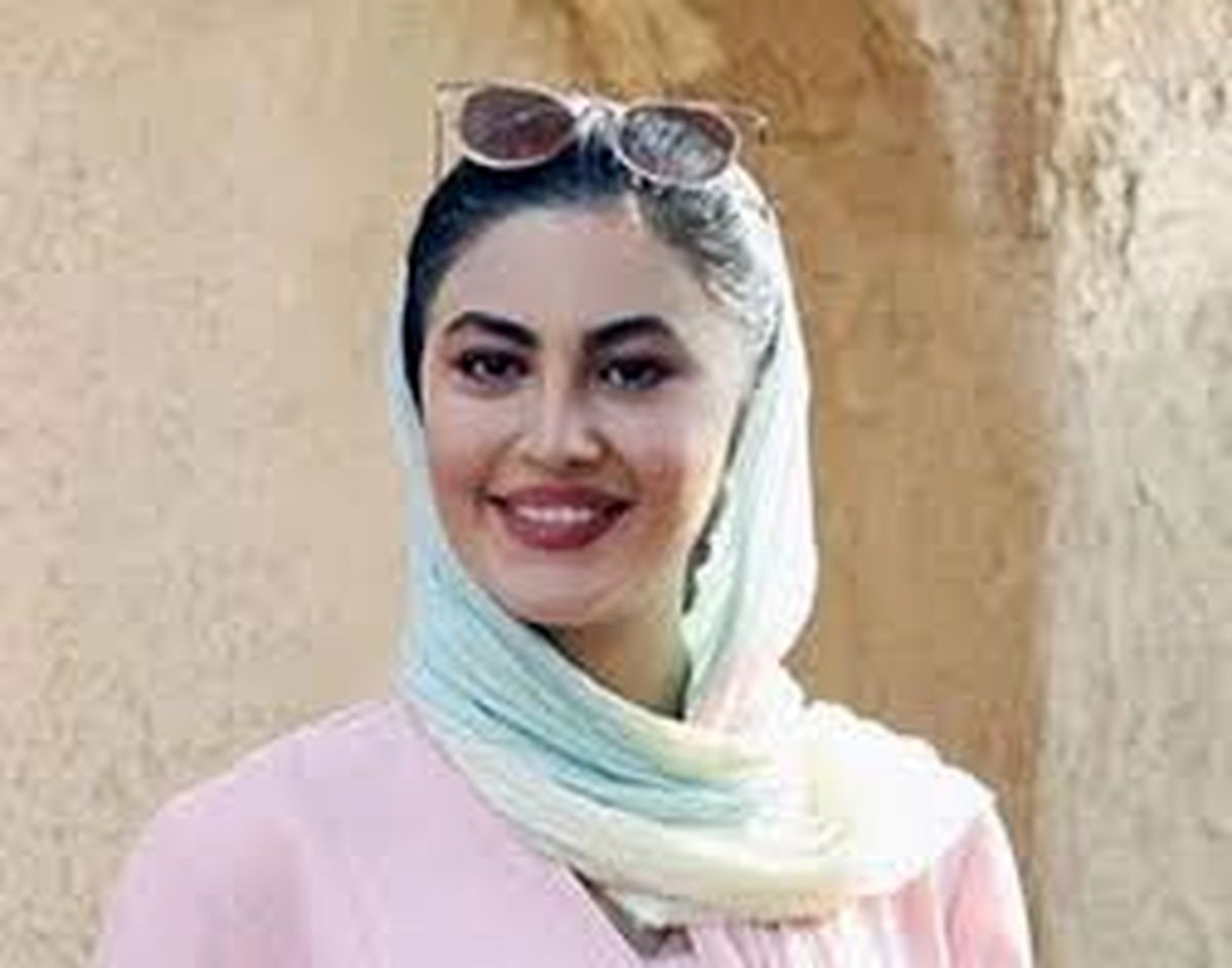 بانوی عمارت روی پل معلق