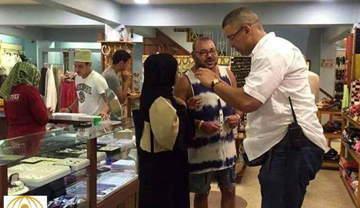 لباس متفاوت پادشاه مغرب +عکس