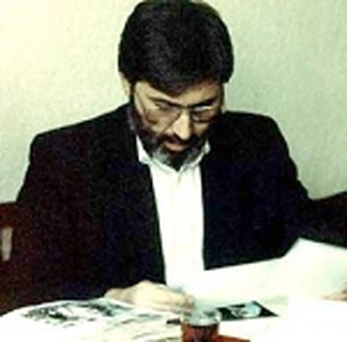خاطراتی از حضور رهبری در تشییع آوینی