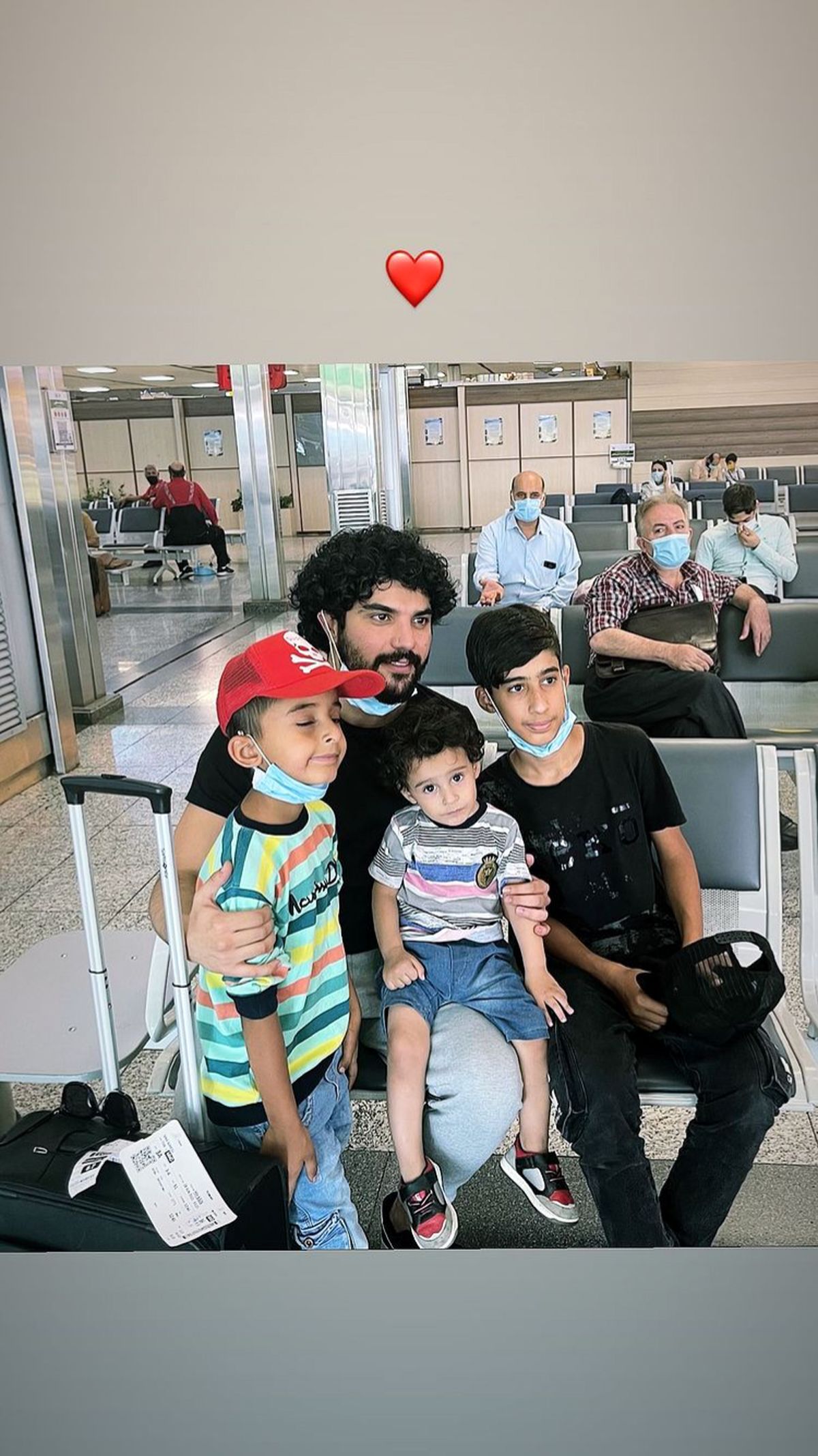 هواداران کوچولوی سینا مهراد در فرودگاه + عکس