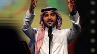 دختری با روبند خواننده مرد را در آغوش گرفت+عکس