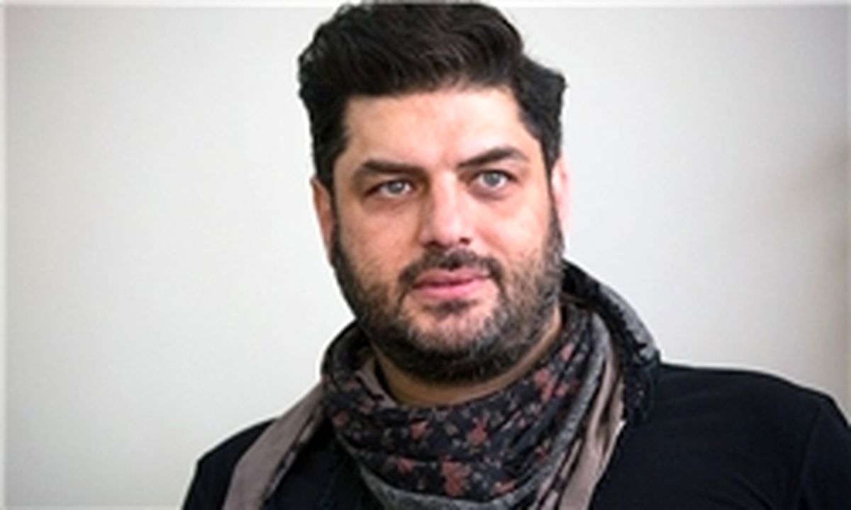 بازیگر جذاب سینما در کنا مادر و همسرش! +عکس