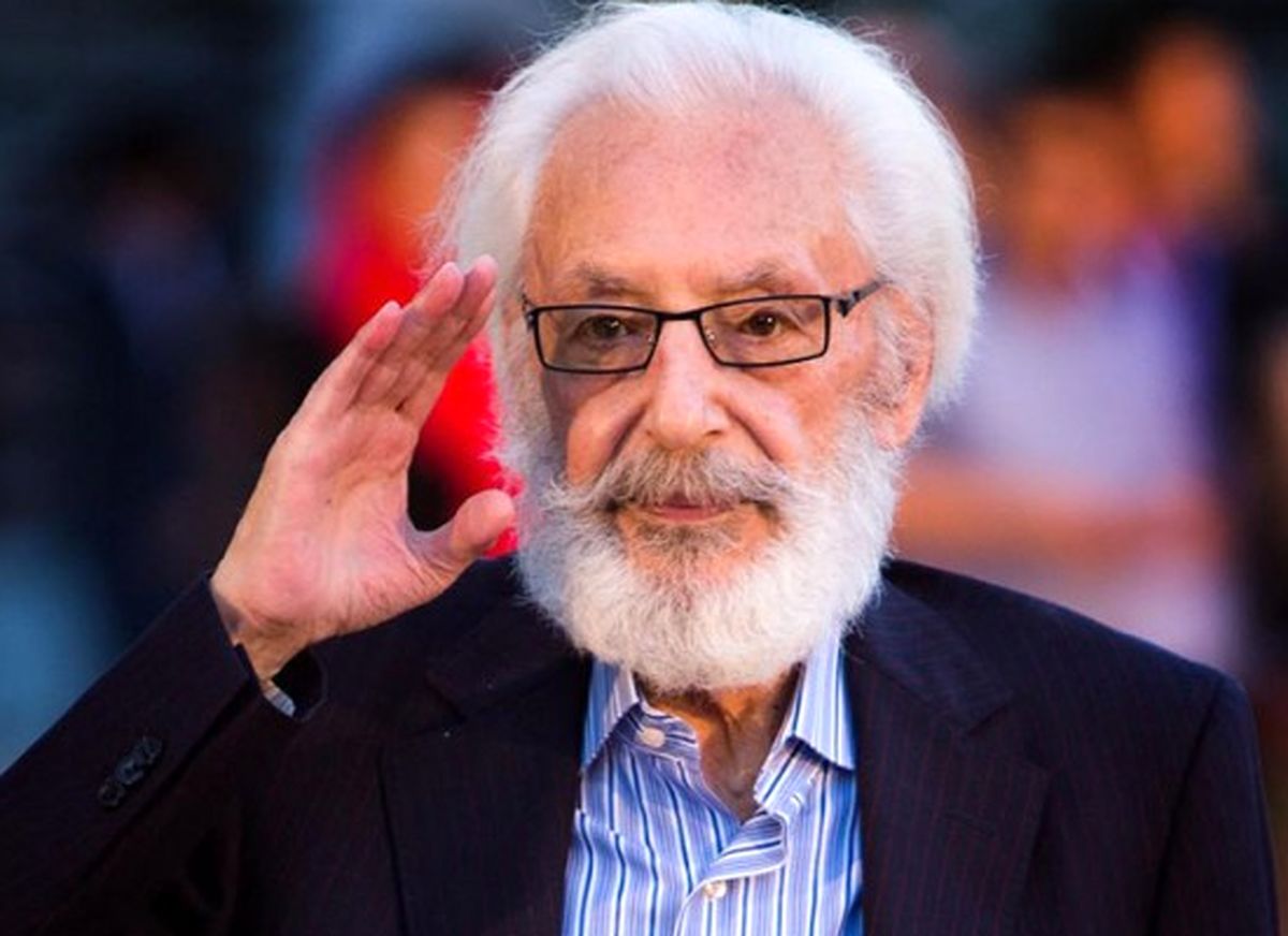 نمایش «یک ساعت آرامش» به جمشید مشایخی تقدیم شد
